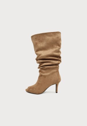 Madden Girl LOLAA - Botas mosqueteras - dk sand