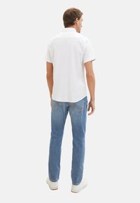 TOM TAILOR JOSH FIVE-POCKET-STYLE - Blugi drepți - hellblau