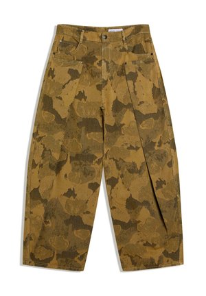 Pantaloni evazați, cu model camuflaj maro și verde închis, cu buzunare frontale și închidere cu nasture în talie.