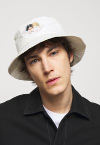 Fiorucci ICON ANGELS BUCKET HAT UNISEX - Kepurė - white