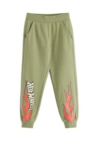 Olivenfarvede sweatpants med to sidelommer, elastisk talje og rødt flammegrafik med tekst på det nederste venstre ben. Blød bomuldsstof.