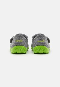 Superfit HAPPY OCTI UNISEX - Chaussons - grau/grün