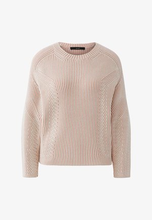 Pull en maille côtelée rose pâle et blanche avec détails en maille torsadée, col rond et manches longues.