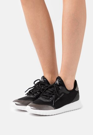 RUNNER LACEUP - Baskets basses - black