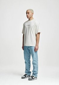 2Y Studios CREATOR - Marškinėliai su spaudiniu - off white