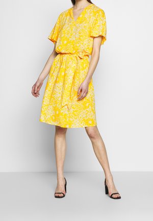 Saint Tropez, Robe de jour - yellow