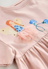 Unselected, fairy pink