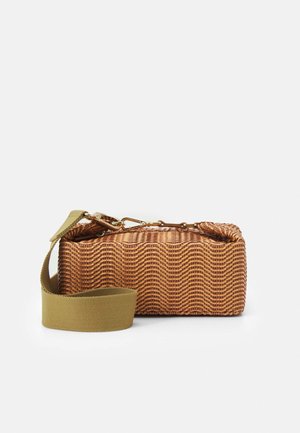 RIKO - Schoudertas - weave brown