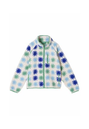 Weiße Fleecejacke mit hellgrünem Reißverschluss und Kragenbesatz, mit blauen, dunkelblauen und grünen Sternmuster und Reißverschlusstaschen an Brust und Seiten.