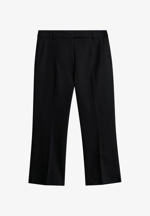 Musta, suorat housut, joissa on vyölenkit, sivutaskut ja pienet halkiot lahkeensuissa, esillä valkoisella taustalla.