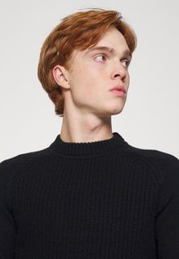 Only & Sons ONSHARREL CREW - Camisola - black