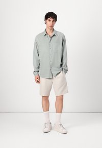 Thumbnail Image 3