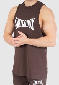 Smilodox Top - brown