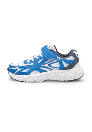 Scarpa sportiva blu e bianca con parte superiore in mesh, tallone rinforzato e cinturino regolabile. Presenta una suola testurizzata e linee di design eleganti.