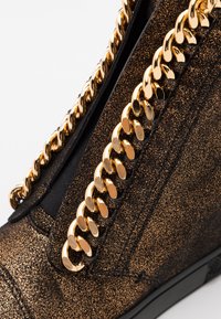 Casadei Bottines à talons hauts - black