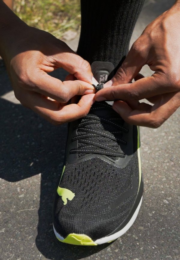 VELOCITY NITRO - Road running shoes2