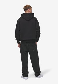 Pegador CONNER OVERSIZED HOODIE - Hoodie - washed black