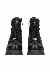 Schwarze Leder-Stiefeletten mit strukturiertem Finish, runder Zehenpartie, Schnürung vorne, seitlichen Reißverschlüssen und metallischem Markenemblem an der Zunge.