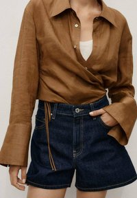 Mango HIGH-WAISTED STRAIGHT-FIT  - Kratke hlače od trapera - blue