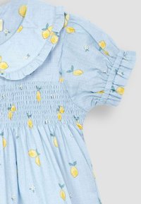 JoJo Maman Bébé LEMON FLORAL REGULAR FIT - Nappali ruha - blue