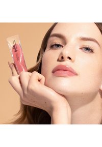 Physicians Formula BUTTER LIP CONDITIONER - Lip & Cheek Tint - pink paradise