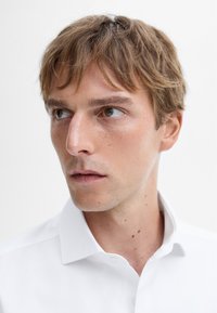 Massimo Dutti SLIM FIT - Zakelijk overhemd - White