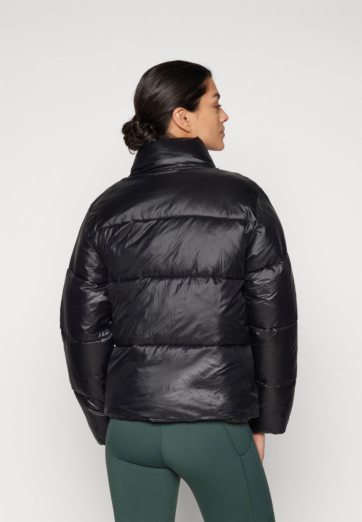 ESSENTIAL PUFFER