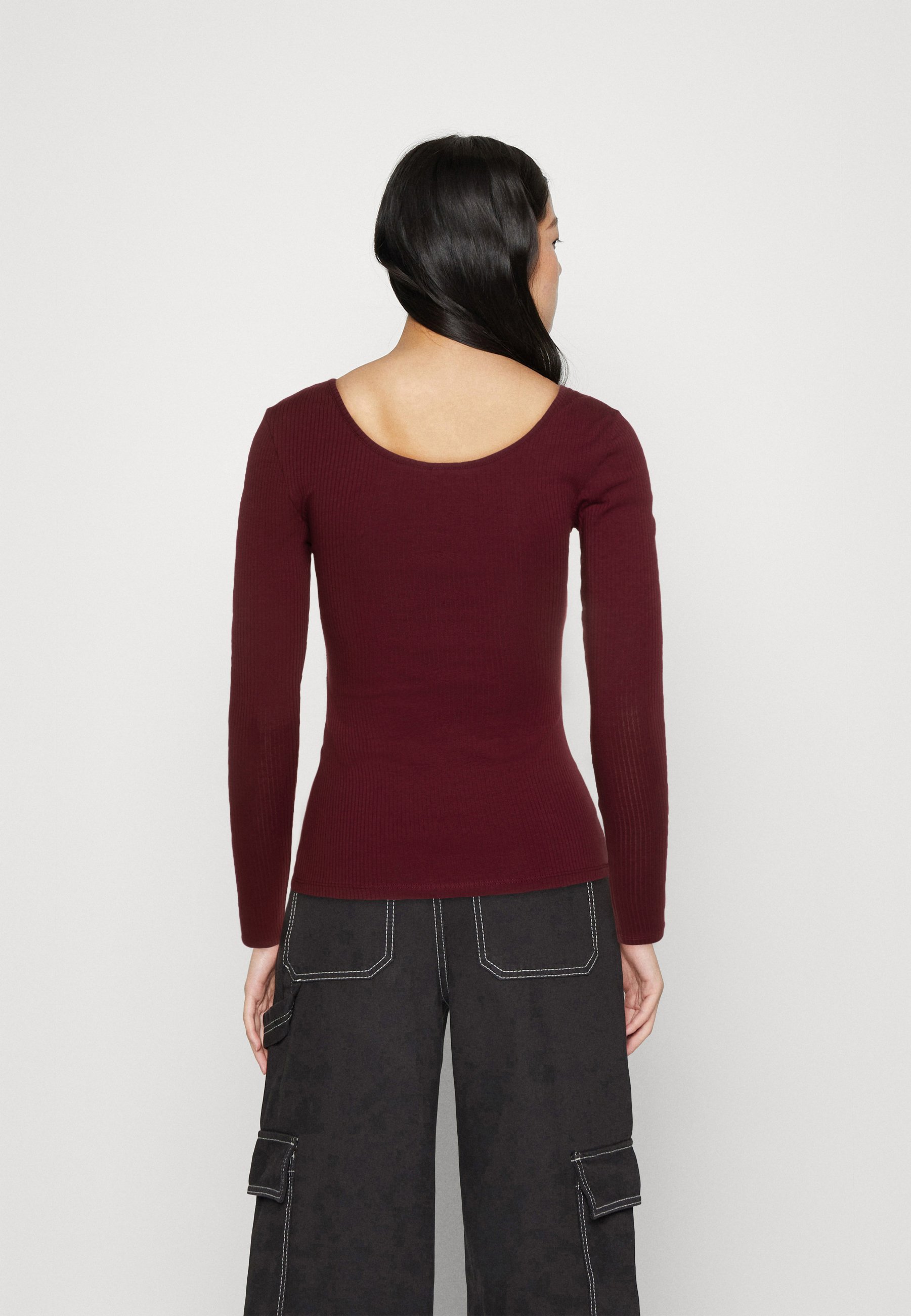 PIECES Female Longsleeve PCKITTE - Slim Fit Langarm-Shirt Für Teenager - Mit Druckknopf Und Rundhals