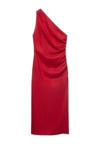 Robe rouge à épaule unique avec tissu drapé et détails froncés sur le côté. Texture lisse et silhouette jusqu'aux genoux. Convenable pour les occasions formelles.