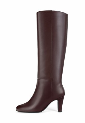 Knöchelhohe, glänzende bordeauxrote Stiefel aus glattem Leder. Mit einer spitzen Zehenform und einem schlanken hohen Absatz. Saubere Nähte entlang des Schafts.