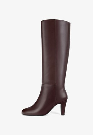 Knöchelhohe, glänzende bordeauxrote Stiefel aus glattem Leder. Mit einer spitzen Zehenform und einem schlanken hohen Absatz. Saubere Nähte entlang des Schafts.