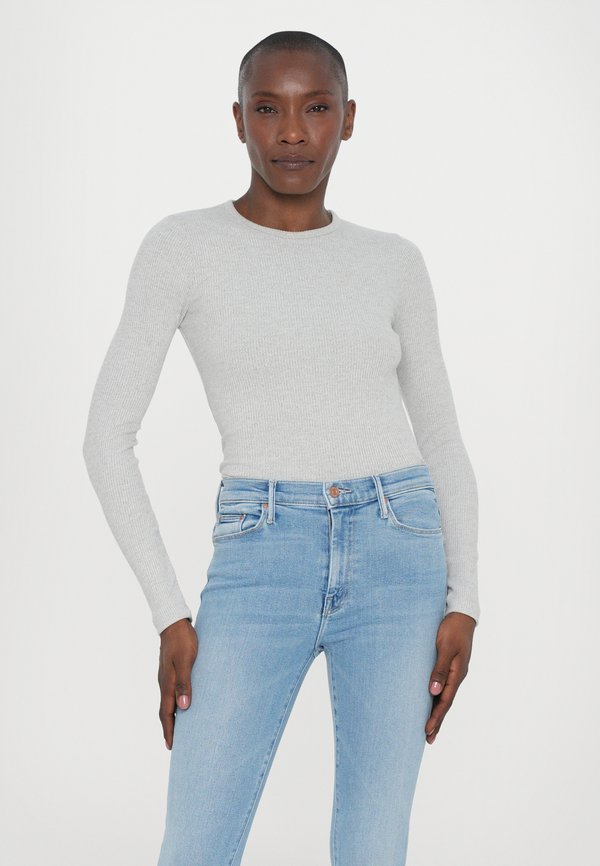 THE WEEKENDER - Flared Jeans - blessing in disguise3