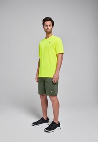 REDMAX - SUBLIME RMXVIK - Basic T-shirt - yellow Thumbnail Image 1