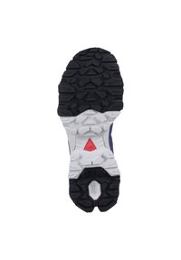 Trail løbesko sål med en struktureret sort gummis ål og hvid mellemsål med en rød trekantet accent. Holdbart og robust design.