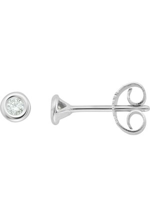 Silberne Steckerohrringe mit einem runden, funkelnden Edelstein, der in einer glatten Fassung eingesetzt ist. Ein Ohrring hat ein wirbelndes Design auf der Rückseite.