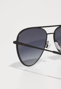 HUGO Ochelari de soare - matte black