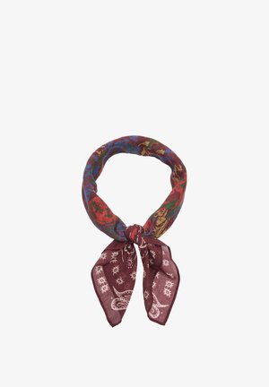 Okrągły szalik w kolorze bordo z wielokolorowymi wzorami kwiatowymi. Lekki materiał o miękkiej teksturze. Końce ozdobione białymi nadrukami.