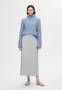 Selected Femme ROLLKRAGEN - Neule - endless sky