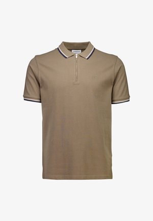 Kaki poloshirt met een ritssluiting, korte mouwen en marineblauwe streepdetails op de kraag. Voorzien van een klein logo op de borst.