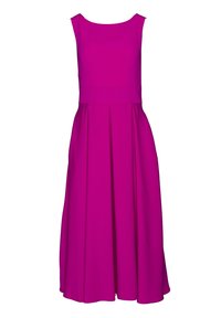 Robe sans manches fuchsia avec un large décolleté, taille cintrée et jupe plissée. Tissu lisse au design fluide.