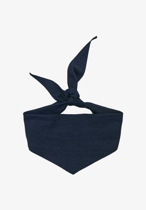 Sötétkék szövetkendő háromszög alakra hajtva, két összekötött véggel, amely csomót képez a tetején.