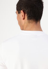 JOOP! Jeans Jednoduché tričko - white