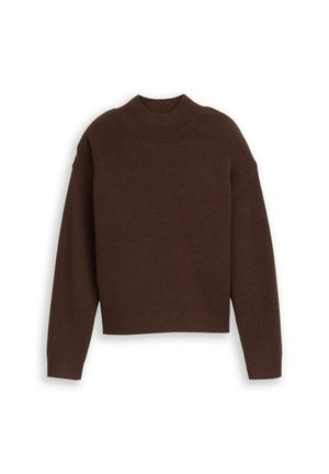 Mørkebrun strikket sweater med lange ærmer og en ribbet rund hals, vist på en hvid baggrund.