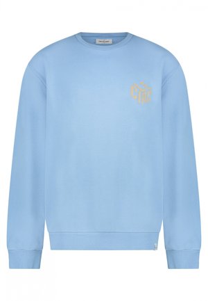 Lichtblauw sweatshirt met ronde hals, gemaakt van zachte stof, met een klein gouden logo op de linkerkant van de borst en geribde manchetten en onderkant.