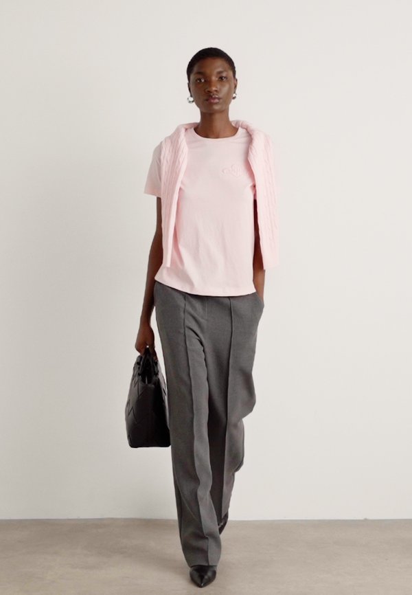 TONAL SHIELD - Basic T-shirt - salmon3