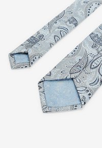 Next TEXTURED PAISLEY SET - REGULAR FIT - Nosinaitė į švarko kišenę - light blue