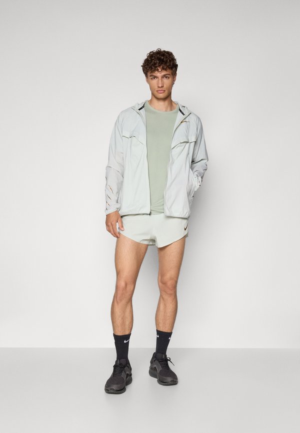 JAKOB INGEBRIGTSEN - Windbreaker3