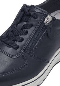 Tamaris PURE RELAX - Sneakers basse - navy leather