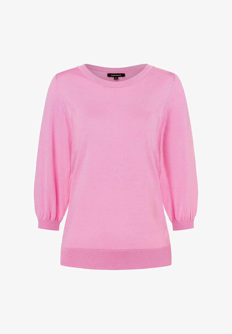 Rosa gestrickter Pullover mit rundem Ausschnitt, dreiviertel Puffärmeln und geripptem Saum und Bündchen. Glatte Textur, leichtes Material.