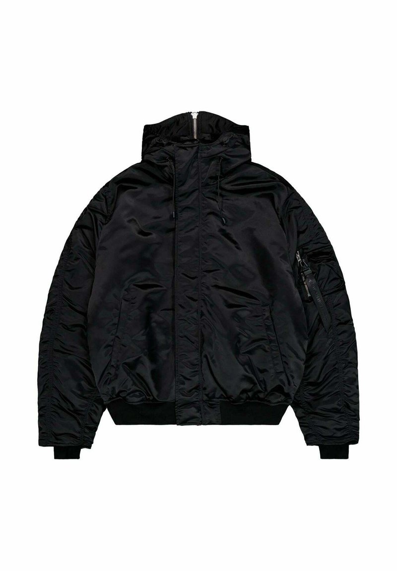 Giacca bomber nera imbottita con colletto alto, chiusura con zip e tasche laterali. Presenta polsini ed elastico in vita. Tessuto liscio e lucido.